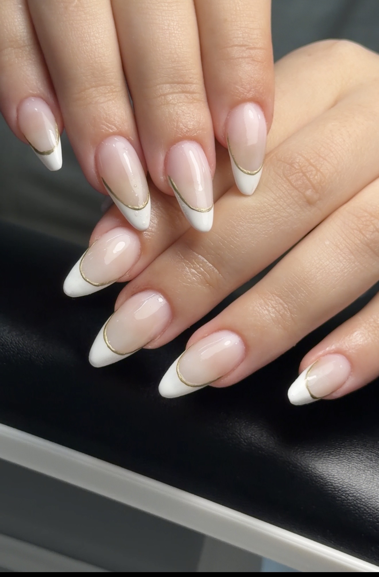 Manicura gel con acabado brillante, Avani Lux Beauty Madrid