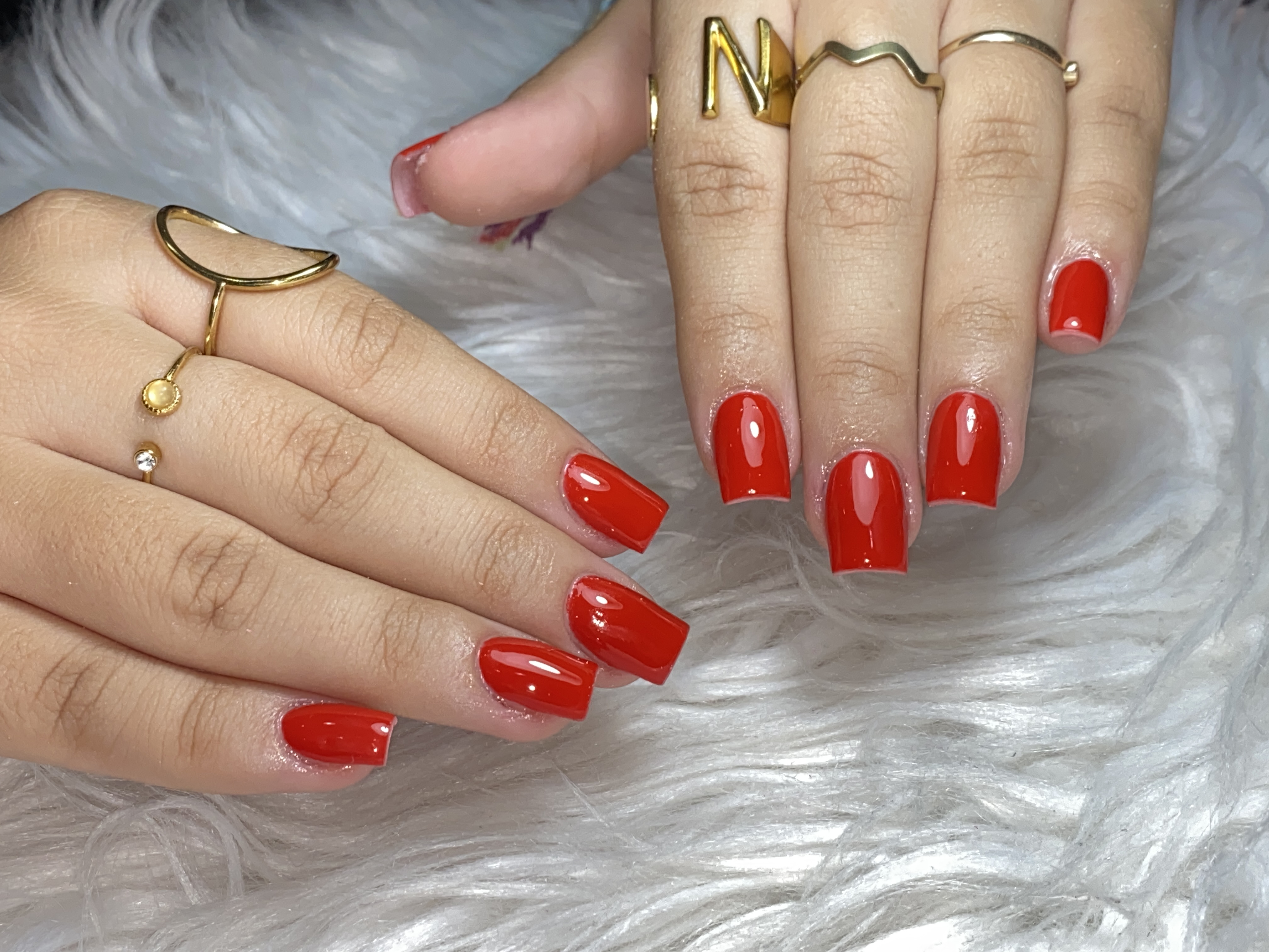 Resultado de manicura profesional, uñas en forma almendra